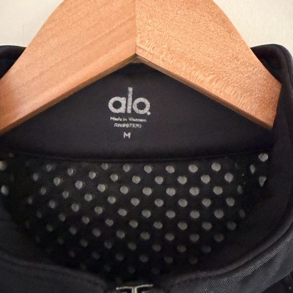 ALO Yoga Black Bomber Jacket with Mesh Sleeves and Back Size Medium - Picture 4 of 7